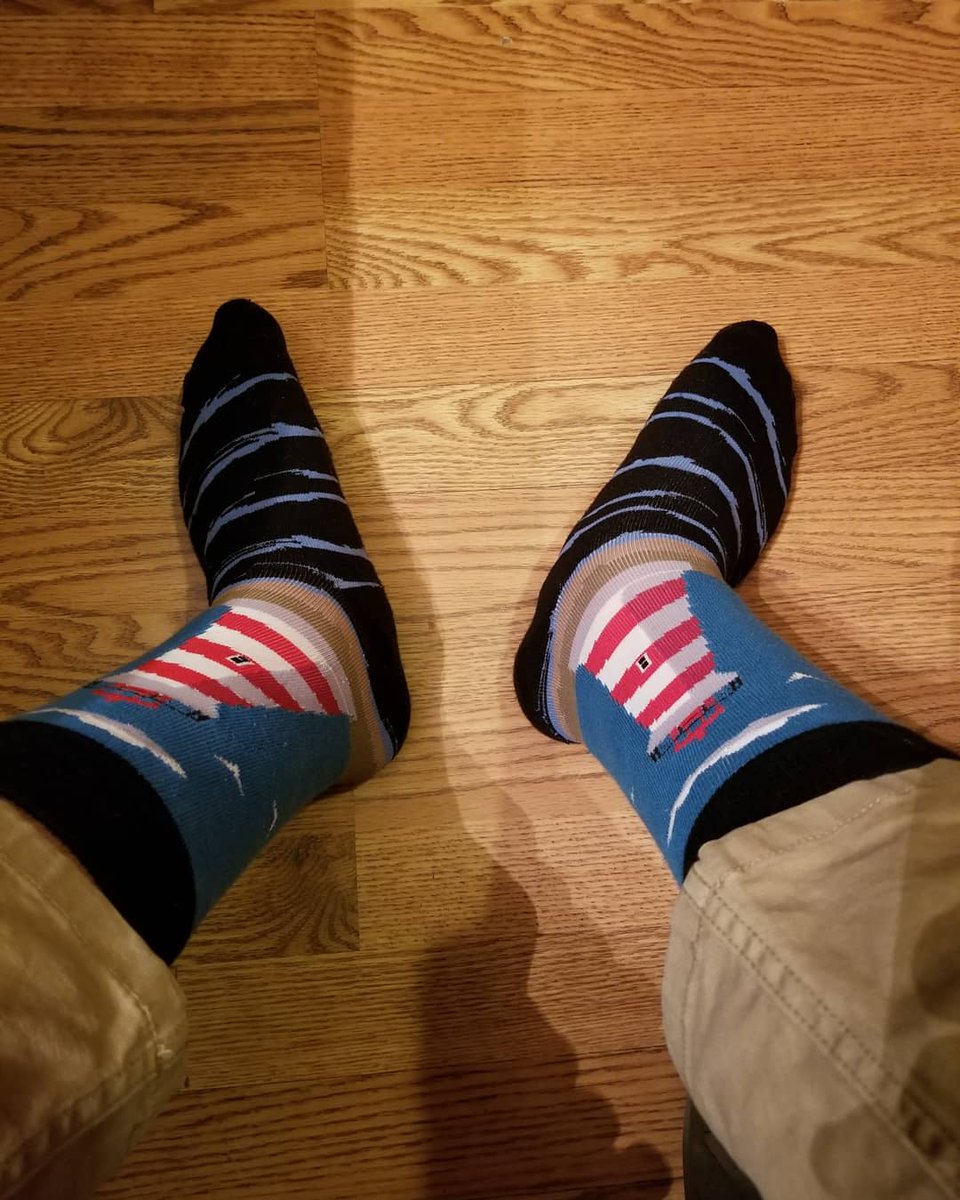 FutureTXLeader's tweet photo. Campaign pins and socks, my small tribute to #Bush41 https://t.co/0uQoIaPaNZ