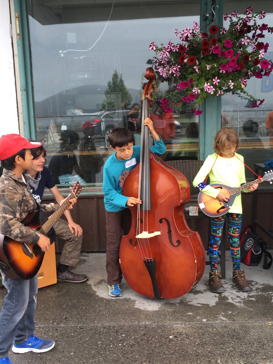 eunicelnichols's tweet photo. Reunited with one of my all-time favorite @AARP #purposeprize winners, Belle Mickelson, who works with Native Alaskan elders to bring music camps to remote villages in Alaska. Special memories of learning fiddle, guitar and bass with my kids at Belle's camp! #Gen2Gen @EncoreOrg https://t.co/56KaXNQ8hX