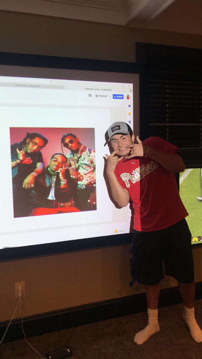 FloridaPvyb's tweet photo. @memphispvyb Yiu guys have the biggest wanna-be gangster in the league. Can’t wait til @benbino13 dunks on him and puts him back in his place. https://t.co/MLMOnW7a5B