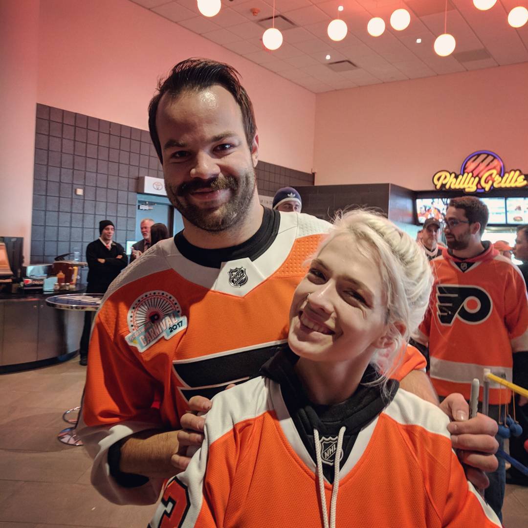 sydneysanders_'s tweet photo. 2016 ➡️ 2017 ➡️ 2018!!!!!!

i still can't believe I have this man's signature tattooed on me forever lmao @radkogudas https://t.co/fOKZaM38xr