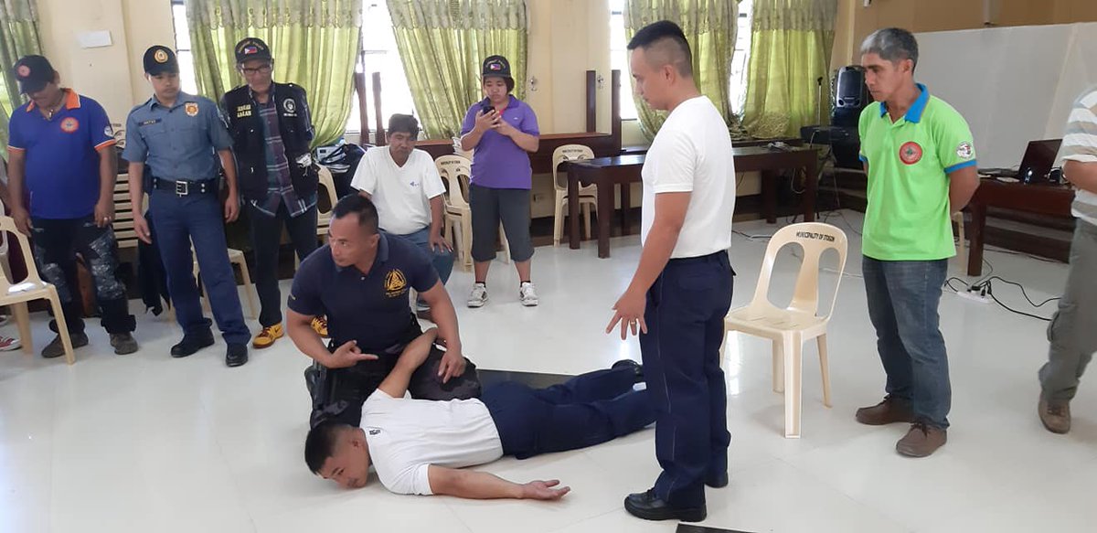 PNPBenguetPPO's tweet photo. Lecture and actual demo on specialized police intervention techniques and tactics by SPO2 Dwight Sean Arukod,PCRB personnel to the BPAT members of Sablan and Itogon Benguet (December 5, 2018).

#BPATs&amp;CommunityEmpowerment
#BenguetPPOandProvincialGovernmentOfBenguetConvergence https://t.co/MlgPGxgUbX