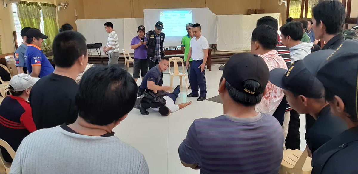 PNPBenguetPPO's tweet photo. Lecture and actual demo on specialized police intervention techniques and tactics by SPO2 Dwight Sean Arukod,PCRB personnel to the BPAT members of Sablan and Itogon Benguet (December 5, 2018).

#BPATs&amp;CommunityEmpowerment
#BenguetPPOandProvincialGovernmentOfBenguetConvergence https://t.co/MlgPGxgUbX