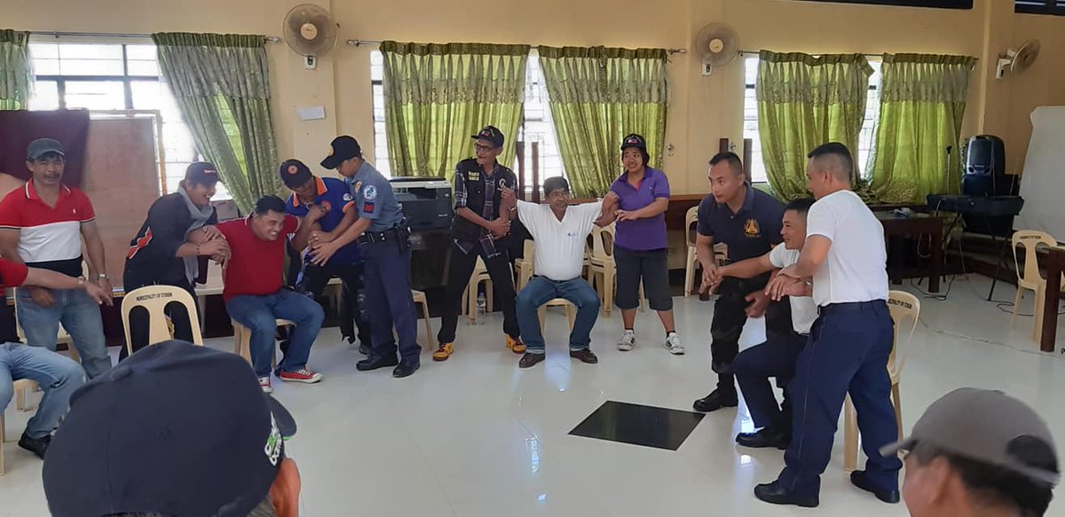 PNPBenguetPPO's tweet photo. Lecture and actual demo on specialized police intervention techniques and tactics by SPO2 Dwight Sean Arukod,PCRB personnel to the BPAT members of Sablan and Itogon Benguet (December 5, 2018).

#BPATs&amp;CommunityEmpowerment
#BenguetPPOandProvincialGovernmentOfBenguetConvergence https://t.co/MlgPGxgUbX