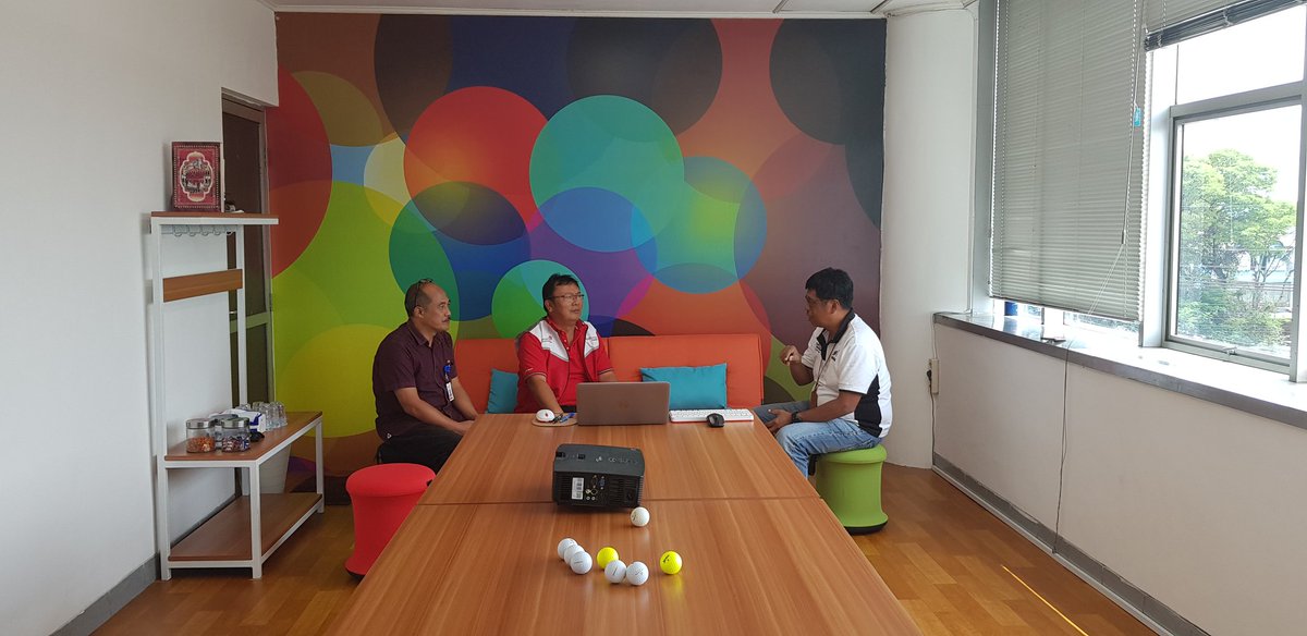 #TelkomFuntastic5 #BRIGHTTR5 #MLTREG5 (Witel Malang) (Ruang Kerja Manager ASO) : Sharing akan lebih produktif dengan Ruangan yang simple dan nyaman <a href="/parwi66/">Parwi</a> <a href="/_funtastic5_/">Funtastic5 TR5</a>