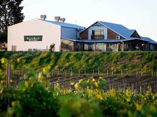 auswineinfo's tweet photo. @Riverbank_Wines Winery, a small family owned and operated boutique winery in Swan Valley, has been awarded small producer of the year by wine writer Ray Jordan.
#riverbankestate #swanvalley #rayjordan #Australia #wine https://t.co/rkpuhKLWKB