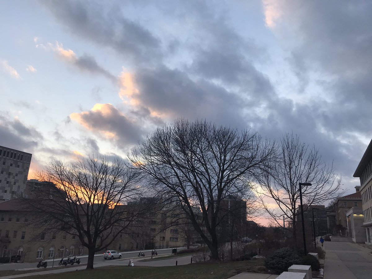 MMockert's tweet photo. An all too early 4:10 sunset featuring cumulus clouds 12.5.28 @AOS100_2018 https://t.co/wIxPbYyXaP