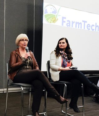 auntine66's tweet photo. @AAmmeter @advancing_women It’s pretty great that an authentic voice like yours will be heard. And in case you needed to be reminded that you’ve got this, here you are commanding the mic and sharing your knowledge @ #FarmTech18 https://t.co/U7rBdBShDy