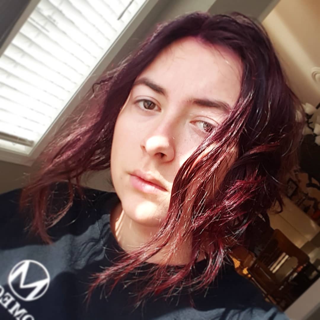 SpankBankzz's tweet photo. My hair is short and pink https://t.co/rCkTP9XtSN