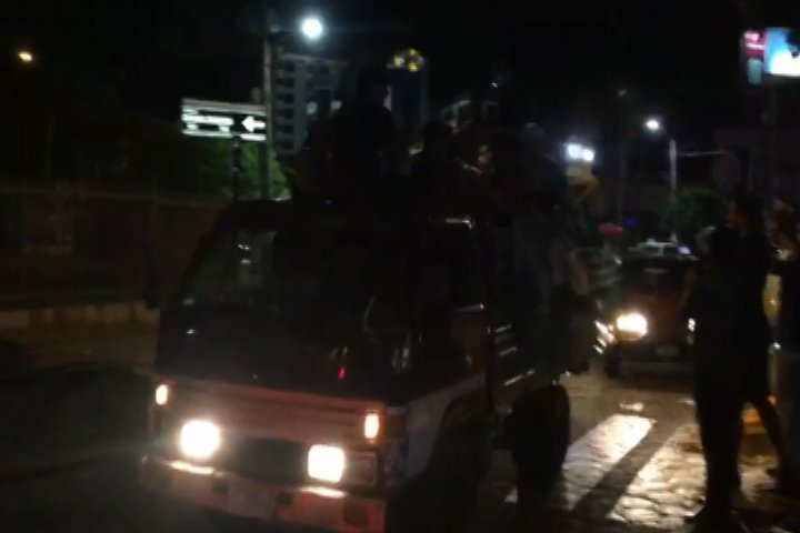bnnoticiasbo's tweet photo. Iniciaron paro nacional contra la reelección de Morales y respeto al 21F con bloqueo de calles y avenidas, en El Cristo se cantó el Himno Cruceño
https://t.co/L7Din7uLrt https://t.co/fwIqoYEUgd
