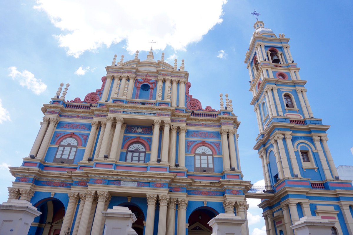 マッキー 美しい風景が好き サルタのカラフルな街並み アルゼンチン あまり有名でない街ですが おとぎ話に出てきそうな 可愛らしいカラーリングの建物ばかりでした 楽しい街歩きでした 女性にオススメです T Co Naaofnfnue