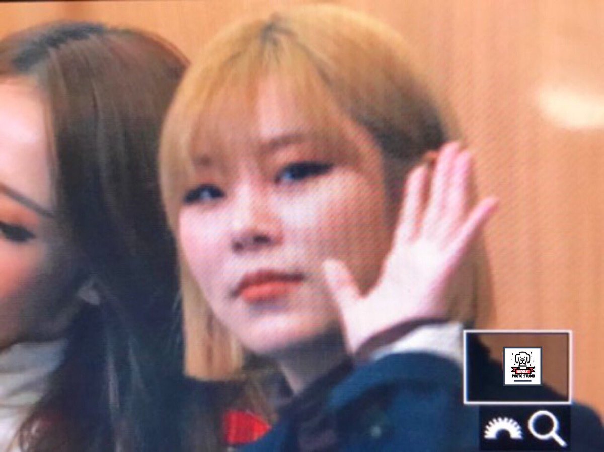 Beagle_studio's tweet photo. 181206 두시탈출컬투쇼 프리뷰
#마마무 #솔라 #문별 #휘인 #화사 #MAMAMOO #SOLAR #MOONBYUL #WHEEIN #HWASA https://t.co/c9yCA2ZjeS