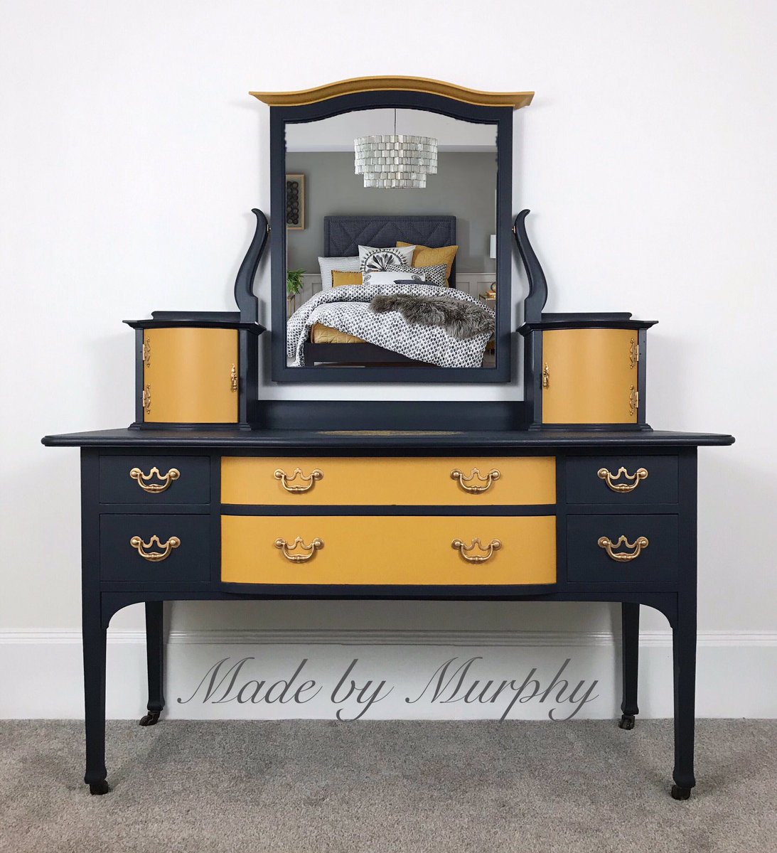 I’ve neglected twitter recently, apologies!
Here’s “The Duchess” finished in <a href="/FusionPaint/">Fusion Mineral Paint</a> midnight blue and mustard. #upcycledfurniture #fusion #madebymurphy #paintedfurniture #UpcycledHour