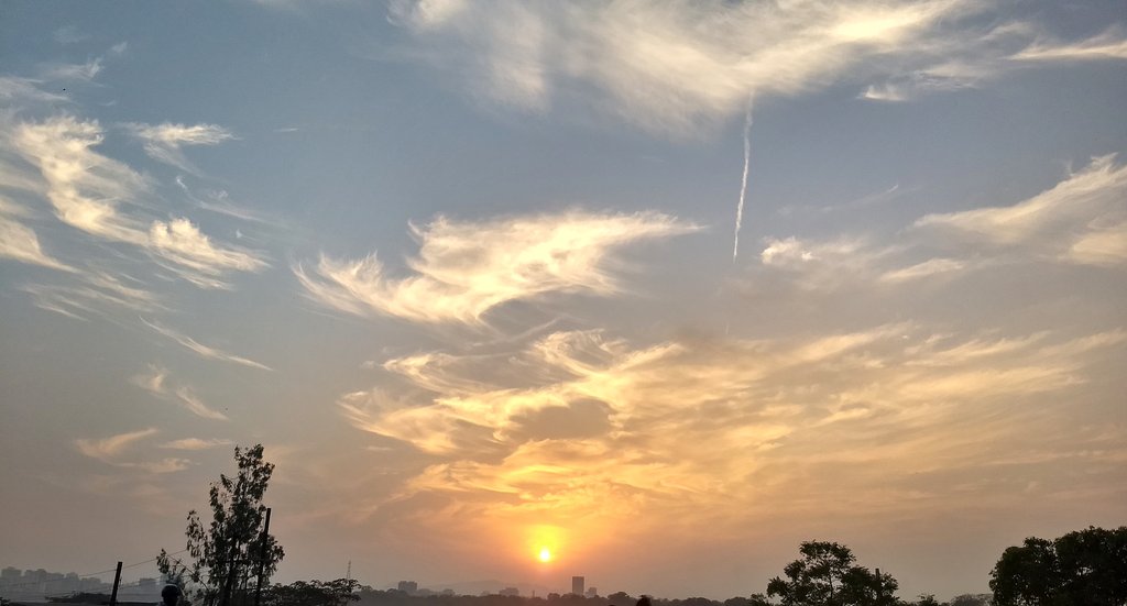 ChakarShivbacha's tweet photo. #Motograph @motorolaindia 
From: Moto G5 Plus, Breezy Sunset https://t.co/85w8MFQrWq