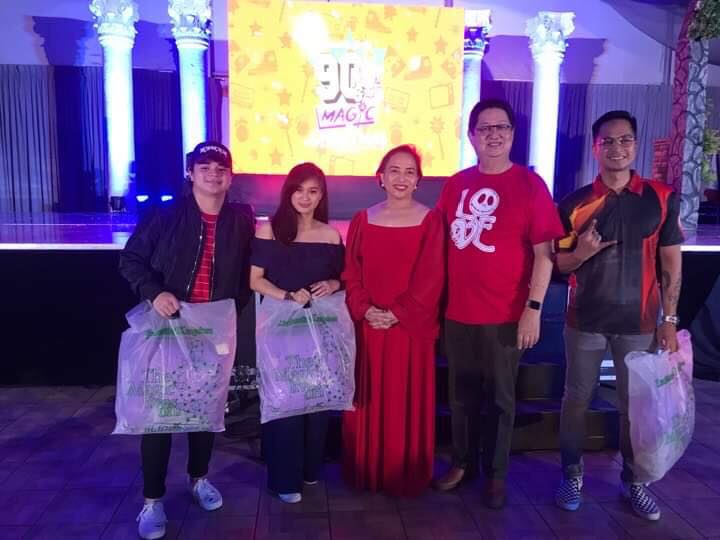 BugzPlatoonOFC's tweet photo. Bugoy Cariño at  Enchanted Kingdom Christmas Party
December 3, 2018

Thank You Enchanted Kingdom!

@iambugoy_carino  @BDBph_events https://t.co/ow5VNI4YTR
