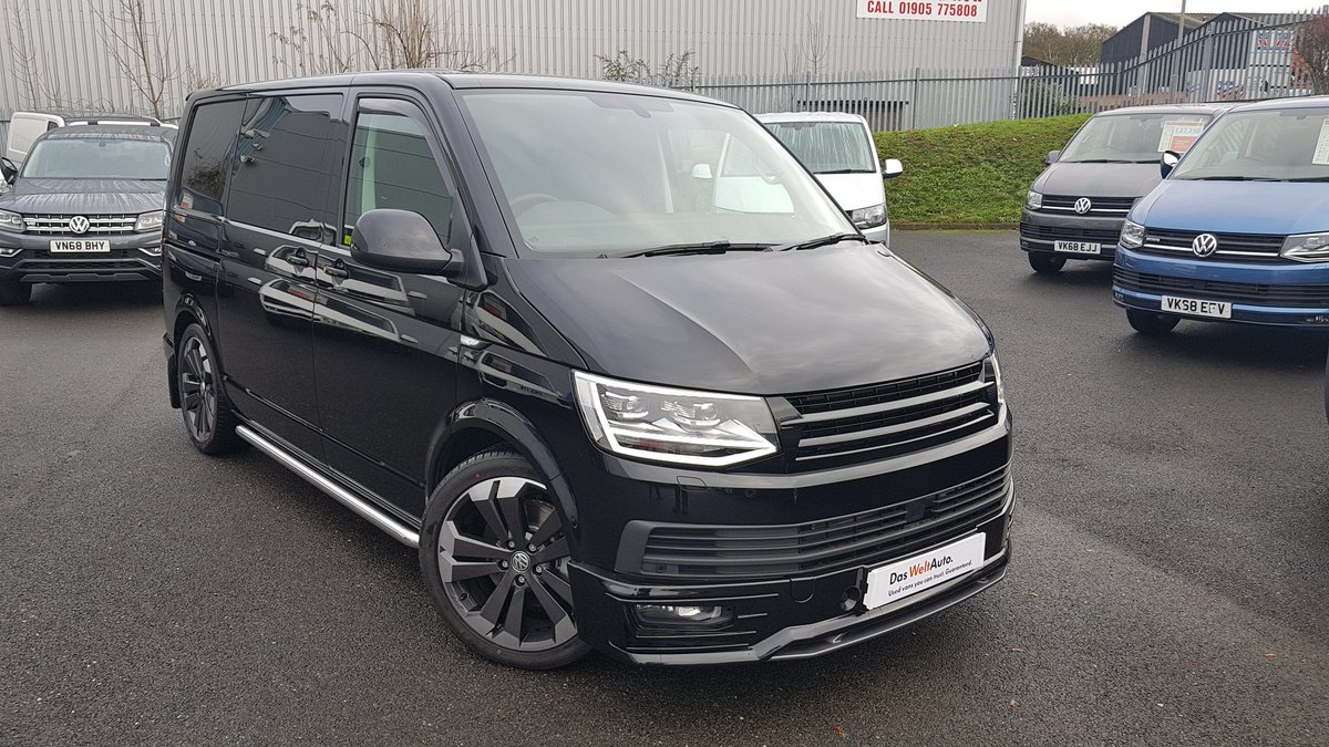vans_vw's tweet photo. De-badged 4Motion 204 Dsg. With the clean front grill. 20"rims bars tints spoilers lowered.. Christmas is coming people! #4MOTION #DSG #vanlife #T6 #kombi #transporter #highline #Vw #volkswagen #vwlovers #dropped #bus #vw #T5 #Upgrade https://t.co/184YFFeBib