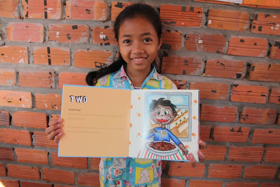 How many sleeps to Christmas ? ! ? ! ? ! 

Here's a great idea for all our U.K supporters who are struggling with what to buy  for Christmas !

What about a copy of :
2030 Not A Fairytale 

Order directly:
etsy.com/uk/listing/643…
EVERY dollar goes directly to Feeding Dreams.