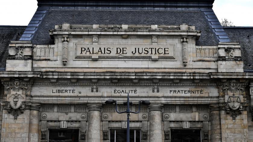 franceinfo's tweet photo. Réforme de la justice : les députés votent la fusion des tribunaux d'instance et de grande instance

https://t.co/qK2u00ly5N https://t.co/qBabJeqzjw