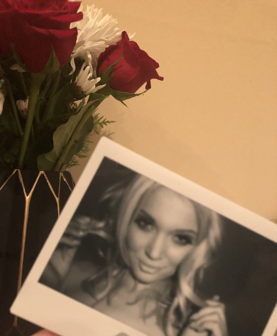 Thinking of giving away an certain amount of Christmas bundles just bc... this would be a cute idea w/<a href="/tag/littlegirl"class="tags"><span>#littlegirl</span></a><a href="/tag/ineedadaddy"class="tags"><span>#ineedadaddy</span></a>