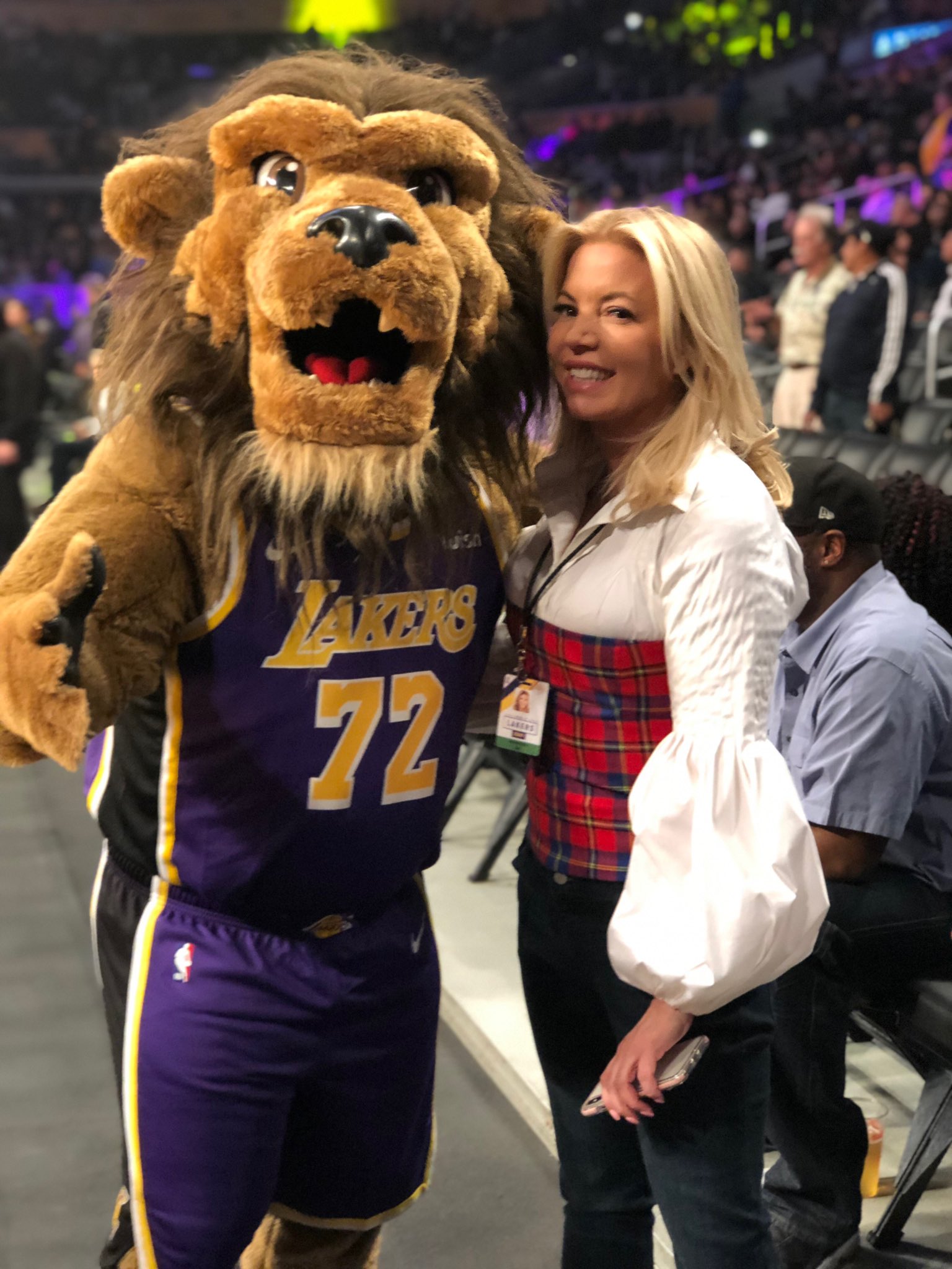 Los Angeles Lakers on X: Big thanks to our friends, the @LAKings