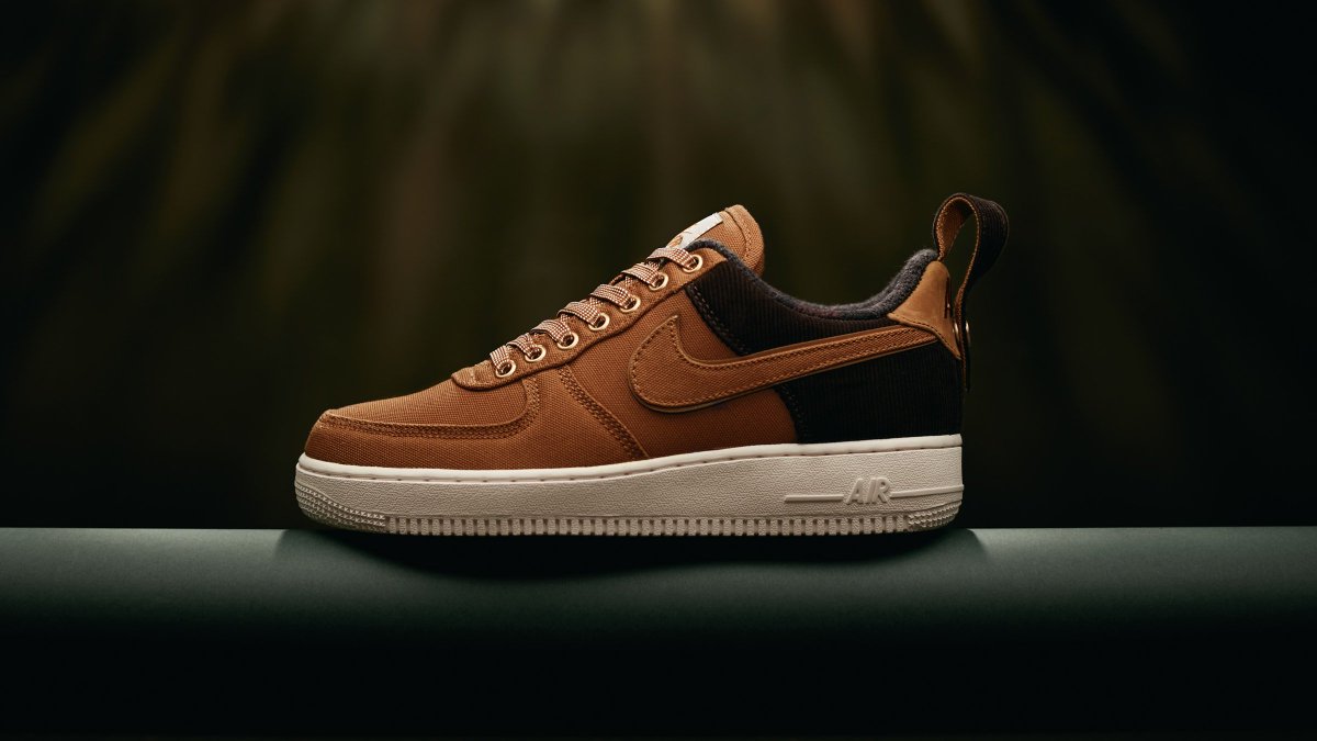nike carhartt on feet