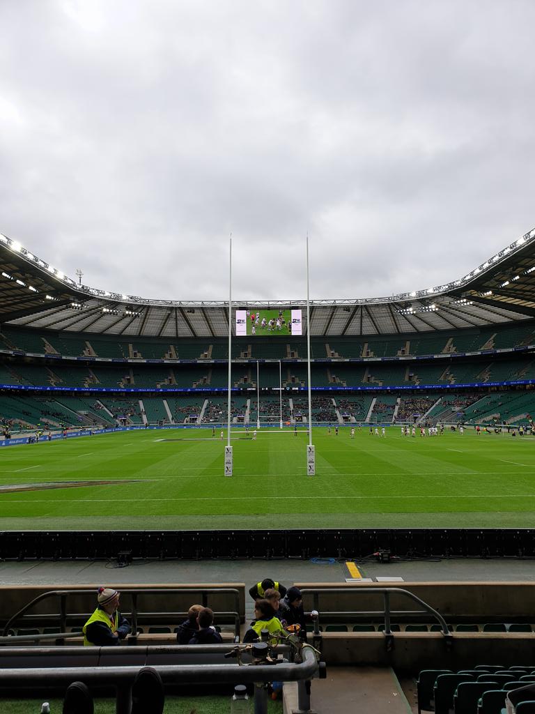 Perks of the Job 😀

Twickenham Stadium Varsity Matches 

In a slightly different coach today 7833 

I do love a challenge which comes along with a mid engined, 42ft long Volvo 😇

<a href="/DAMORYCOACHES/">Damory Coaches</a> 
@AdamEkeen <a href="/AndrewWickhamGo/">Andrew Wickham</a>