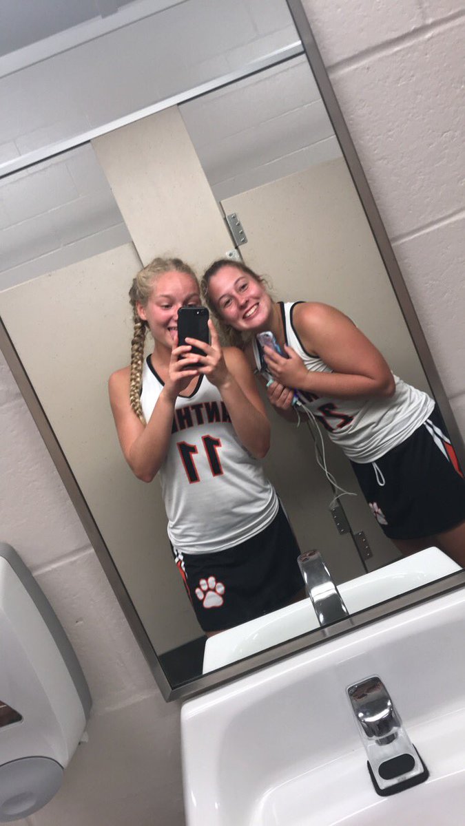 Happy birthday Kyra!!! Forever grateful for our Fhock memories!! Have the best day  @kheap23