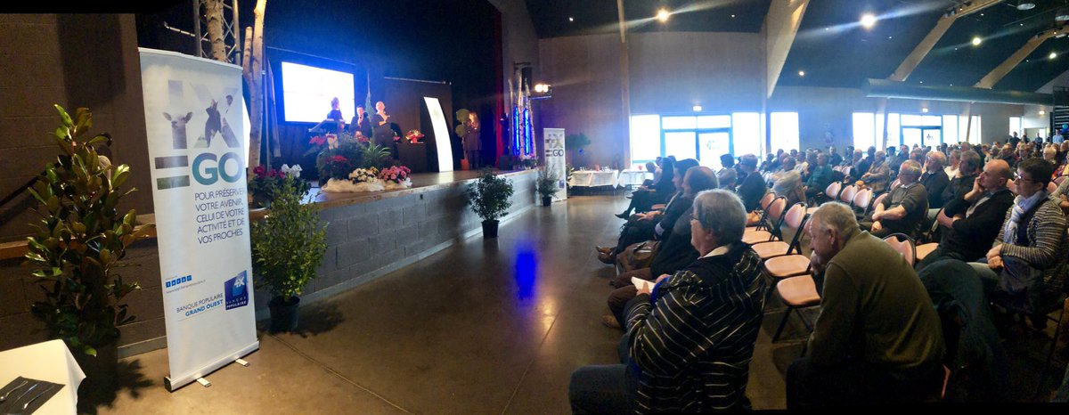 bpgo_agri50's tweet photo. Remise du 2nd prix 🥈 Félicitations à la ferme de l’Orimier ! #PDA2018 #transformationalaferme #bienvenuealaferme 🐷🐔🐮 https://t.co/uzpkWmjLgO