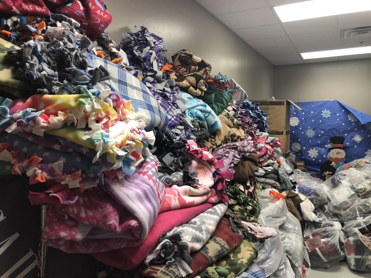 flossy_simon's tweet photo. According to @SFSchools, over 900 children in the system were identified as homeless last year. This morning, we’ll get an inside look at how businesses and schools are helping to keep children and their families warm through the frigid winter months. #ProjectWarmUp #SchoolZone https://t.co/Gg9I2aCv5k