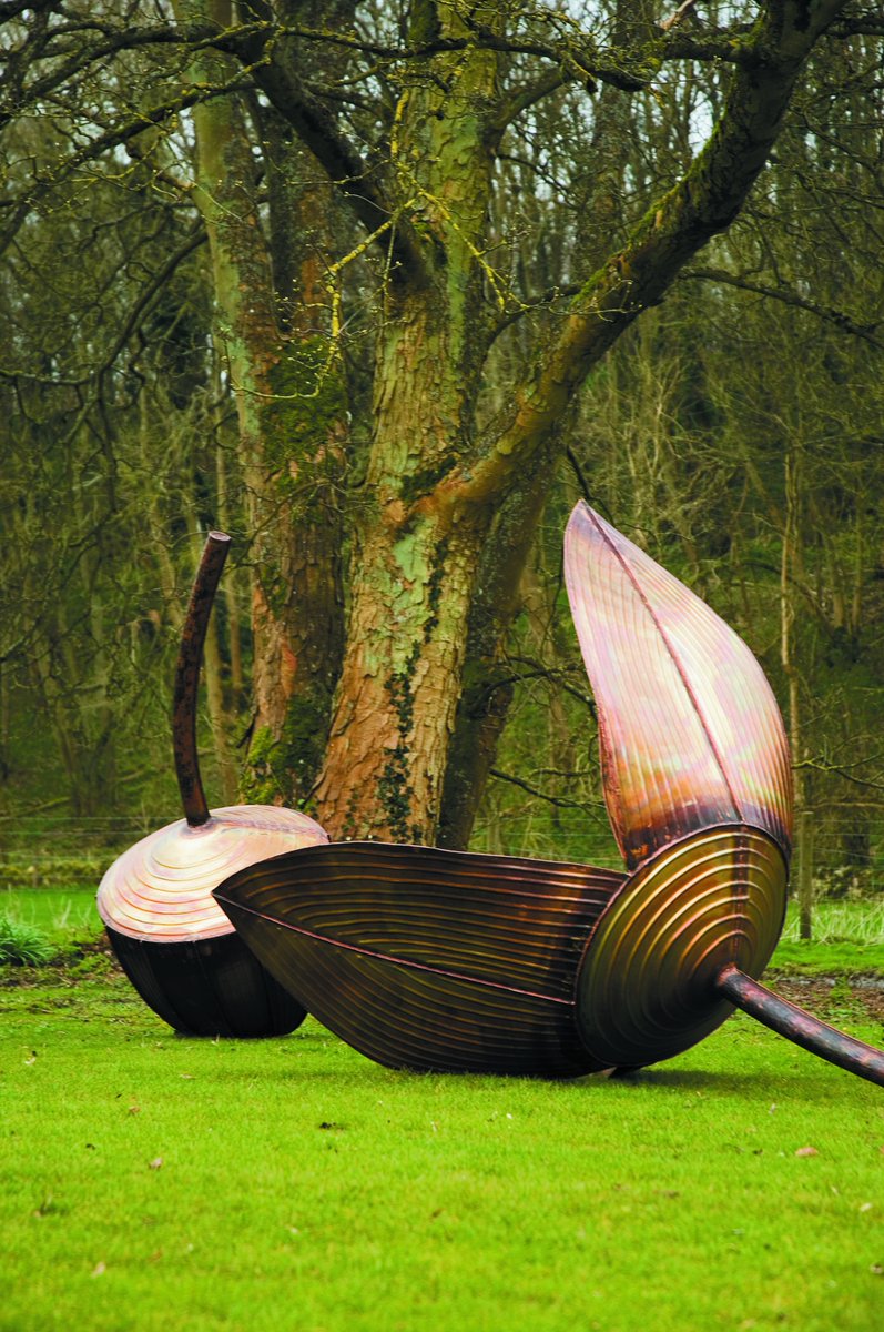 Throwback to Fresh Air Sculpture 2009. Metal blooms by Mike Savage.
.

#sculpture #metalsculpture #modernsculpture #contemporarysculpture #outsideart #quenington #gloucestershre #mikesavage