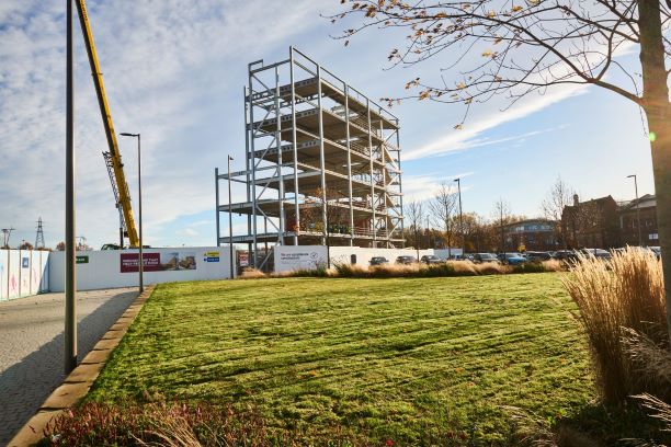JohnPhillipsBAM's tweet photo. The structural steelwork of Sheffield Hallam University’s 2 new research
centres is up at the Sheffield Olympic Legacy Park @sheffhallamuni @OLPSheffield @BAMConstructUK #Research #Innovation #WeAreSheffield https://t.co/N1UOxB1VcC