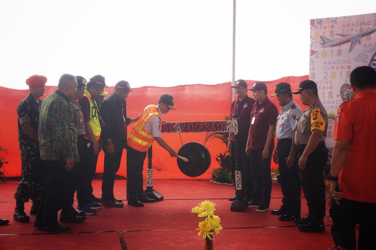 supadioairport's tweet photo. Airport Emergency Exercise 2018. Hari ini telah digelar simulasi Penanggulangan Keadaan Darurat (PKD) di @supadioairport . Aspek keselamatan selalu menjadi prioritas utama kami dalam setiap kegiatan penerbangan 😊👍🏻. #MantAP2 #AngkasaPura https://t.co/rBfI6piXS0