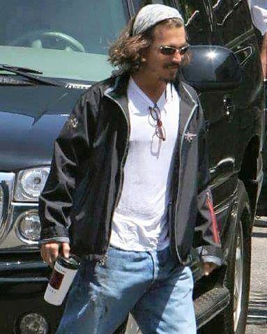farrartina1212's tweet photo. #JOHNNYDEPP #BESTACTOROFOURGENERATION #THATSTRUT https://t.co/88Dd1dl8E8