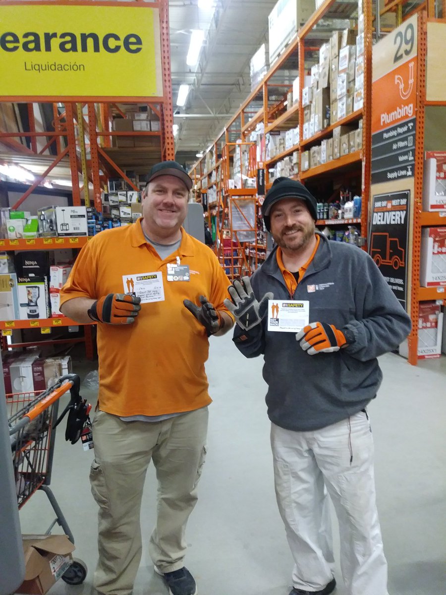 VinceCocca04's tweet photo. Thank you team #151 for looking out for the safety of your fellow associates! #safetysmart #SafetyFirst https://t.co/YJnXSHAbC9