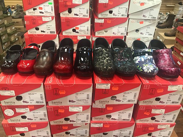 LennysVT's tweet photo. 50% Off Sanita Clogs - https://t.co/hqT9KQRvbB https://t.co/XHWRstrxHt