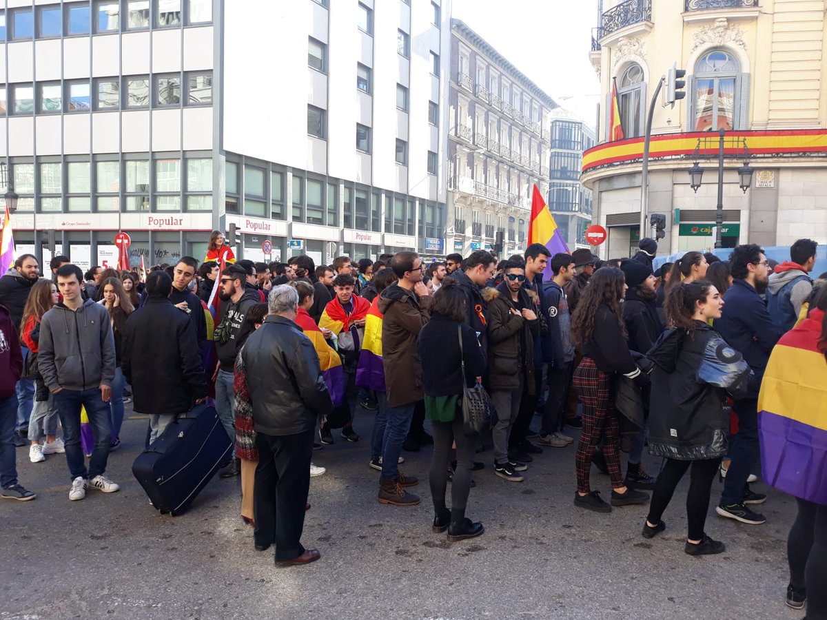 ReferendumUAM's tweet photo. Libertad presos políticos!!!
#JaqueAlRégimenDel78 https://t.co/LRoq386vP2