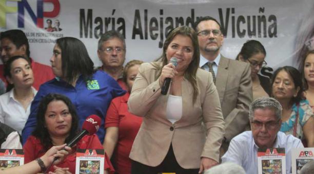 elcomerciocom's tweet photo. María Alejandra Vicuña no tendrá derecho a pensión vitalicia como exvicepresidenta » https://t.co/9g2YzrYkcb https://t.co/KfKNUKbHiC