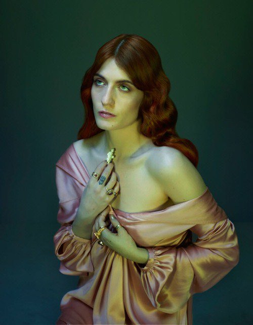 ClaireMacMar's tweet photo. Oh @tumblr, I understand the need to censor inappropriate content but please confess, what's wrong with @flo_tweet? 🤔🤔🤔 Why has this been flagged as NSFW? I mean, it's probably NSFW for me but you're algorithms are moving mad. 😂 #tumblrgate https://t.co/IdFKYDkEjs