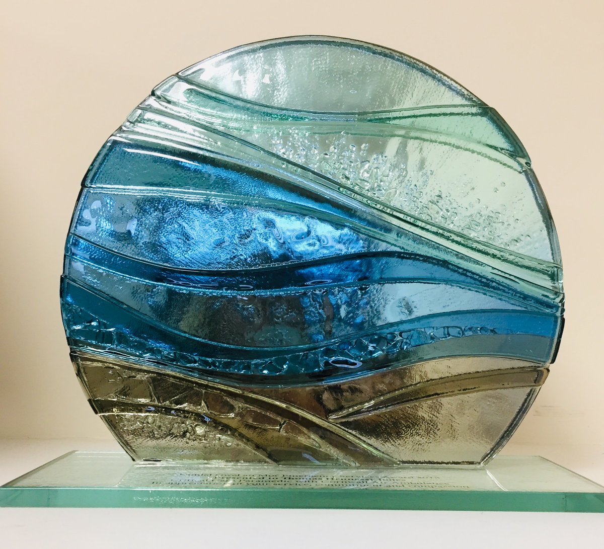LandalGwelanMor's tweet photo. For the very FIRST time, we will be presenting an award to a member or team of Cornwall’s emergency workers for an outstanding story. With so many acts of heroism, who will be the 2018 winner?  #cornwallcommunity #localheroes #Cornwall https://t.co/LXmR2avwLV