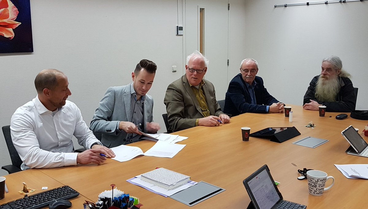 Ondertekening prestatieafspraken 2019 tussen <a href="/GemGeertrberg/">Geertruidenberg</a> , huurdersvereniging en @Thuisvester, net nu @Thuisvester ruim 2.000 eenheden in <a href="/GemGeertrberg/">Geertruidenberg</a> overneemt van #WSG.