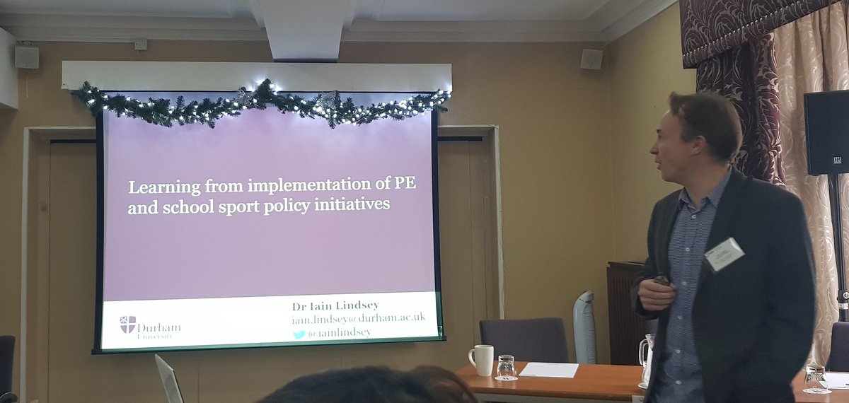 DUSportExSci's tweet image. Fascinating presentation delivered by our own @IainLindsey about PE &amp;amp; school sport policy implementation: the broader ensemble of policies in which PESS sits is a strong influencer on how PE is delivered &amp;amp; implemented in relation to PA guidelines #research #PAguidelines #FusePAW