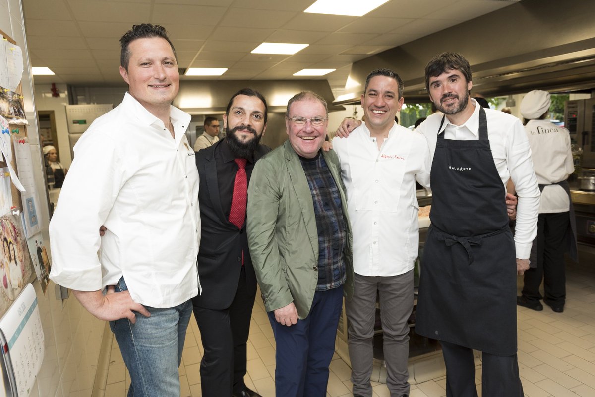 lmgastronomia's tweet photo. Visitamos a Alberto Ferruz en BonAmb. Menú del día en el Suharri. Degustamos melón.
(A partir del minuto 11:35)

No es un día cualquiera_RNE_Rafael García Santos

https://t.co/6WiZPqxzPy https://t.co/IYoks4yMsU
