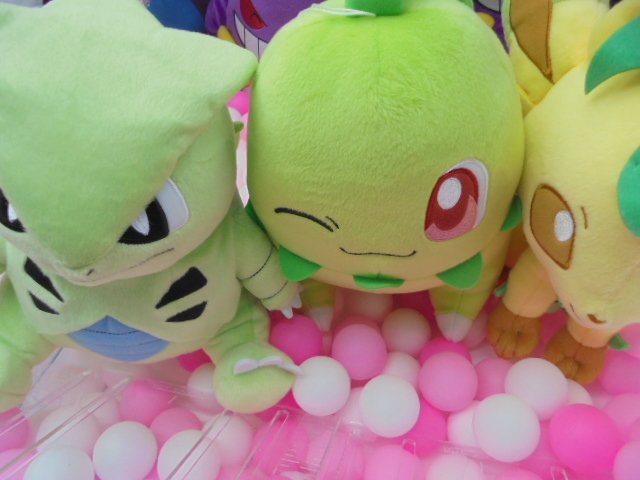 タイトーfステーション上越店 A Twitter ポケットモンスター でっかいコロっとまんまるぬいぐるみ カラフル チコリータ バンギラス リーフィア 緑の三匹はいかがっすか みんな草t ではないですね 笑 Tfs上越 バンギラス ポケモン 草タイプ