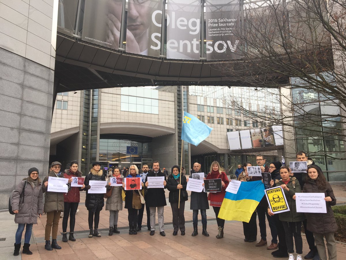 markdemesmaeker's tweet image. Full support for the global campaign #SaveOlegSentsov #LetSentsovGetSakharov, adopt #EUGlobalMagnitskyLaw, #FreeAzovSeaSailors ⁦@LetMyPplGoUA_en⁩ @FedericaMog⁩