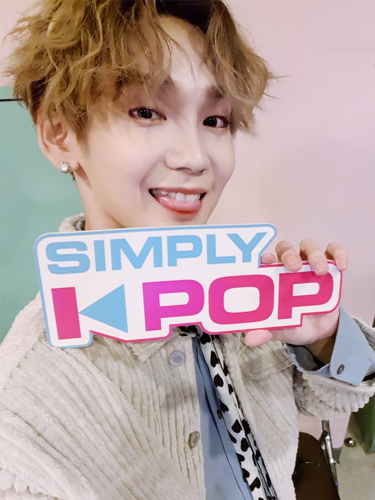 _Simplykpop's tweet photo. 자자👏👏 돌아왔습니다!! #젭꿍이들 보러 Way back #HOME~ 할 시간!😍 큐티섹시 본좌 #켄타 와 떠오르는 남친짤 쥔공 #댕규니 가 이번 주도 여러분의 심장을 꿍>_< 어택할 카리스마 있는 무대 준비했95!! 그르니까 #HOME 에서 경건하게 기다리고 있으라95~🙌

#JBJ95 #HOME #심플리케이팝 #SimplyKpop https://t.co/ycTWh9bym5