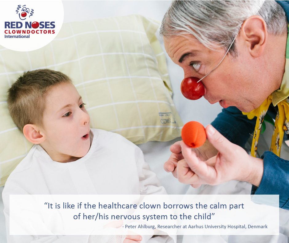 rednoses_int's tweet photo. The induction of anaesthesia can be a frightening, incomprehensible event for children. A relaxed and fearless atmosphere can reduce the use of sedatives, which is healthier for the child and cheaper for the healthcare system. #IntensiveSmile #REDNOSES #healthcareclowns https://t.co/pZwCswmXMz