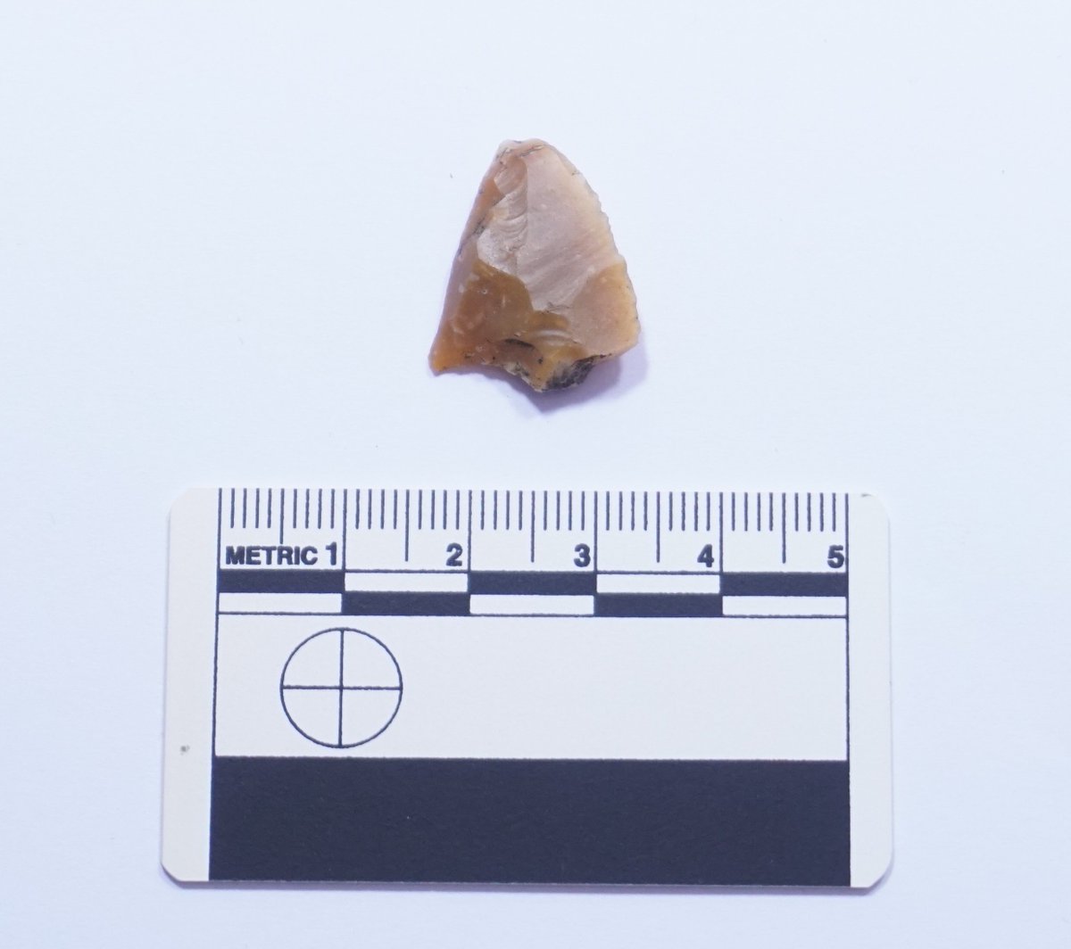 dalesarch's tweet image. We are now starting to explore the finds from the #WeDigCommunity project in our countdown to #Christmas. Day 6 is exploring the flint that was unearthed in Bainbridge including this Oblique arrowhead! blog.yorkshiredales.org.uk/we-dig-communi… #archaeology #heritage #AdventCalendar #YorkshireDales