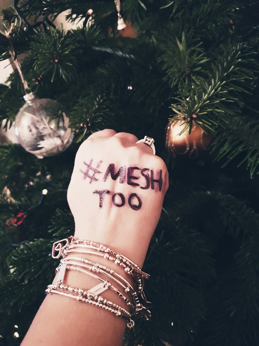Bevvyb5's tweet image. Please put your hand up in support of  #MeshInjured patients whose lives have been devastated due to profit before safety.
#MeshToo #IWasntWarned @RCObsGyn @10DowningStreet @DaiGreene