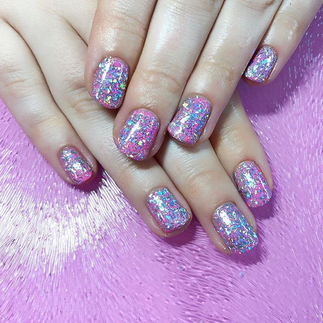 gossipnailbar's tweet photo. HOLO!!! #thegossipnailbar #bristolnailart #bristolnailbar #nailartbristol #nailsalonbristol #oldmarket #cutemani #uknailtech #uknailart #nailbarbristol #nailsalonbristol #freehandnails #freehandnailart #freehandnailartist #oldmarket #bristolnailsalon #bristolnails #thegelbot… https://t.co/wsCzSLQlMz