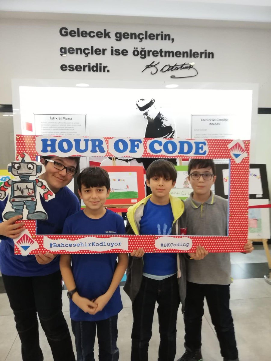 ispbahcesehir's tweet image. Kodlama saati etkinlikleri kapsamında öğrencilerimiz hem kodladılar hem de eğlendiler. #BahcesehirKodluyor #bkcoding #HourOfCode #IspartaBahcesehirKoleji #heranimbahcesehir @Nemliibrahim @Rockimist