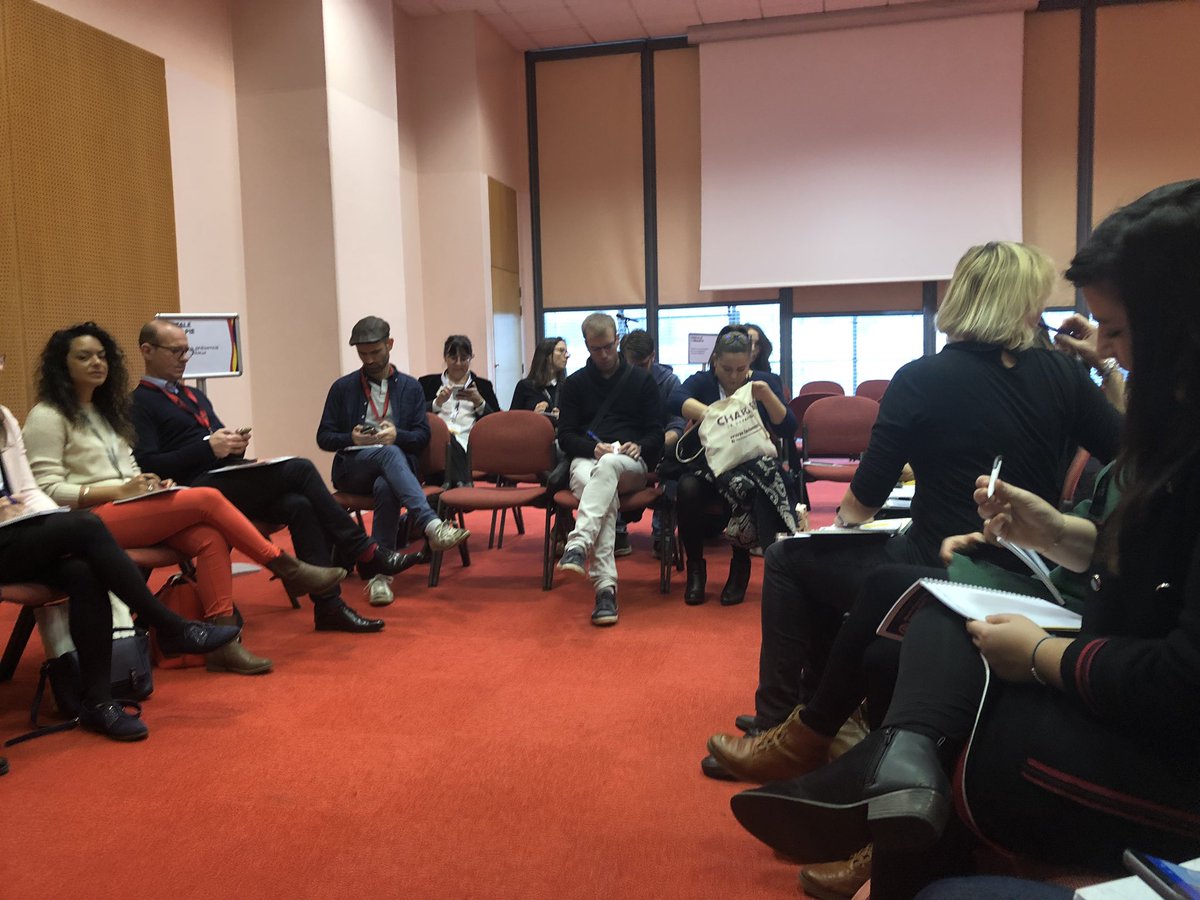 cap_com's tweet photo. [Atelier] 🗣Discussions et échanges autour de la présence sur les réseaux sociaux : comment peut-on l’évaluer ? #capcom2018 https://t.co/6ooZpasYt5